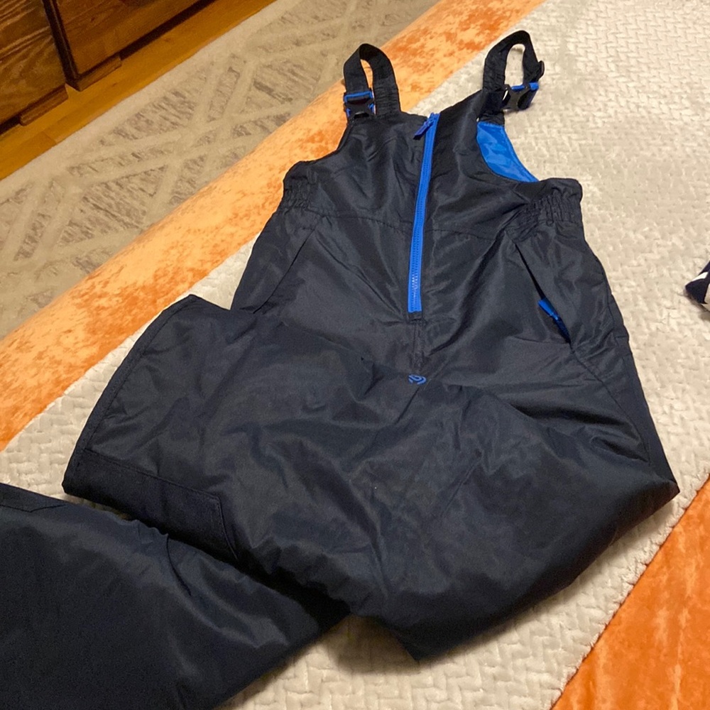 Kids snow bib size Medium 8/10